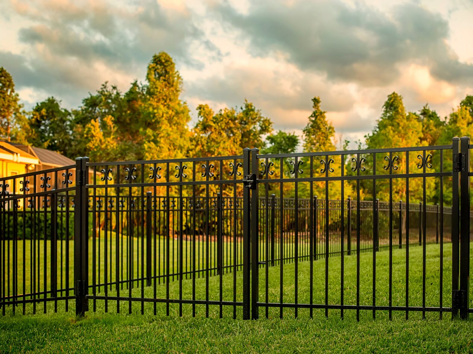 Photo of a Columbia South Carolina aluminum fence